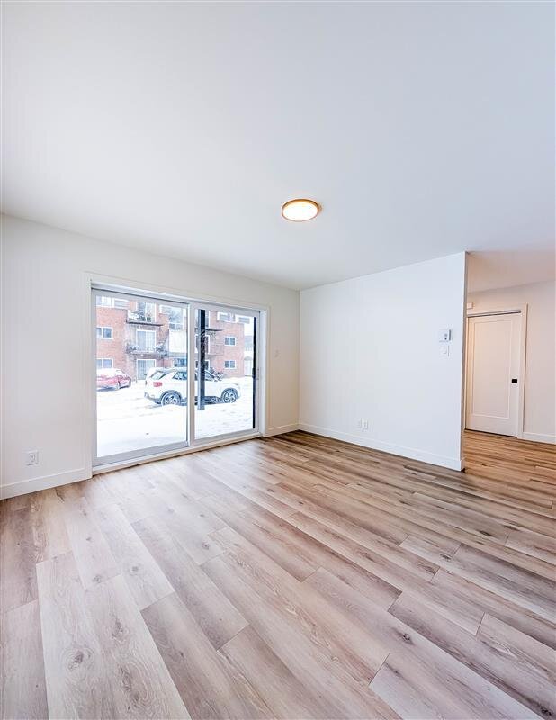 Immeuble - 16 Rue Allen Est, Waterloo 5 1/2 Neuf - Waterloo | 3266822