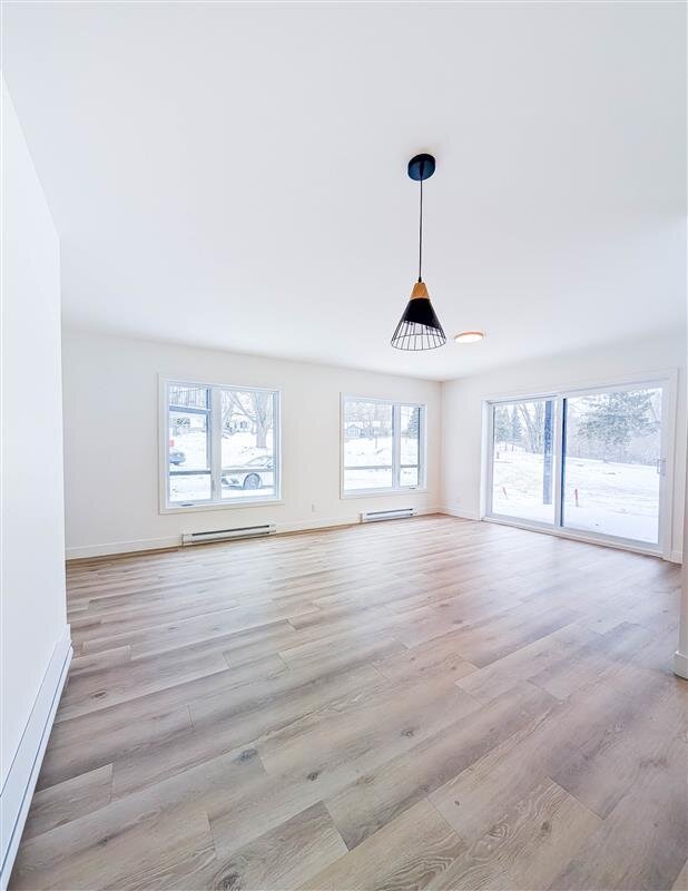 Immeuble - 16 Rue Allen Est, Waterloo 5 1/2 Neuf - Waterloo | 3266822