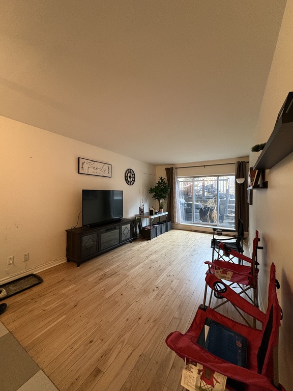 À Louer – Grand 4½ Rénové à Cartierville | 3268525