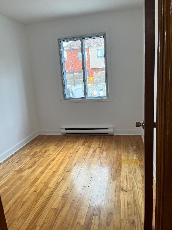 5 1/2 avec sous-sol, stationnement, garage, terrasse et cour extérieure à Rivières-des-Prairies | 3284360