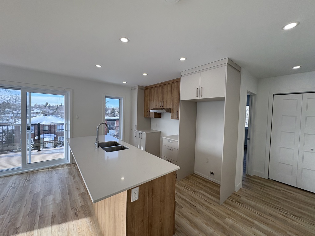5 1/2 Sherbrooke | 3268522