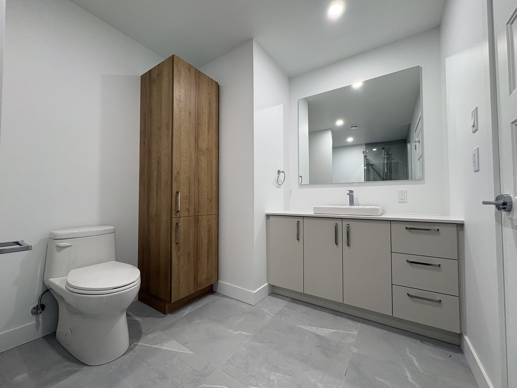 5 1/2 Sherbrooke | 3268522