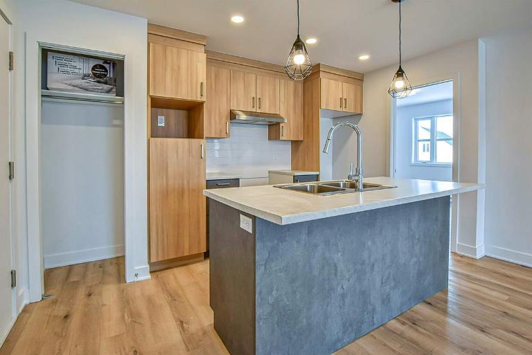 4 ½+ Bureau À LOUER – ST-LIN | 3281688