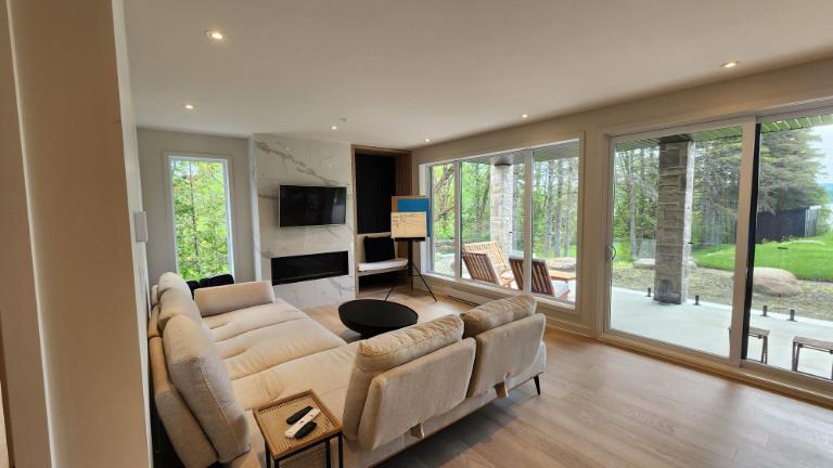 3 CH - 2 SDB - Sainte-Agathe-des-Monts - $3,900 /mo | 3282928