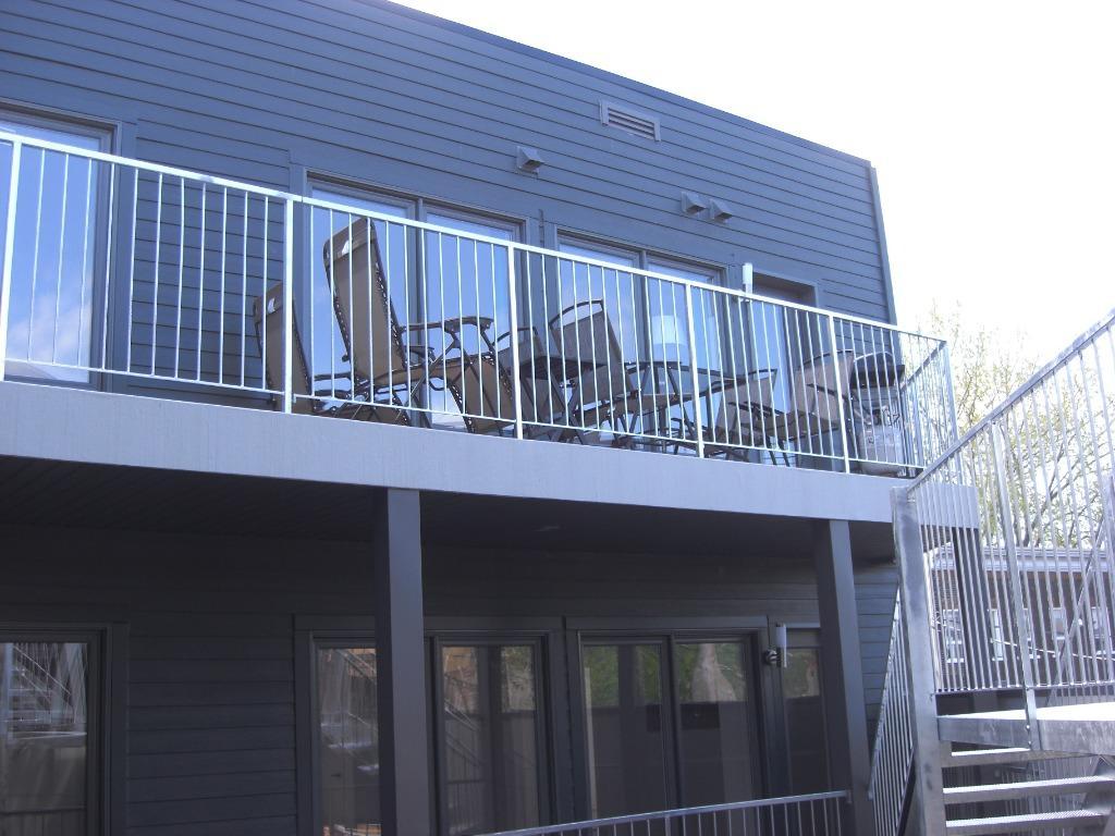 GRAND 41/2 AVEC BALCON ET IMMENSE FENÊTRE, LOCKER | 3308987