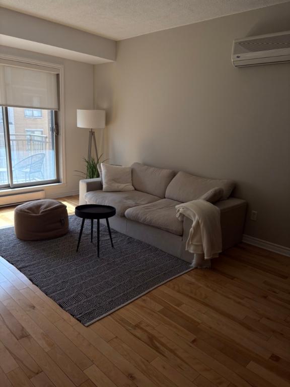 Condo à louer | 3283742