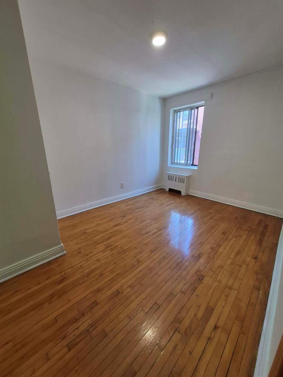 2 CH - 1 SDB - Montréal - $1,145 /mo | 3264428