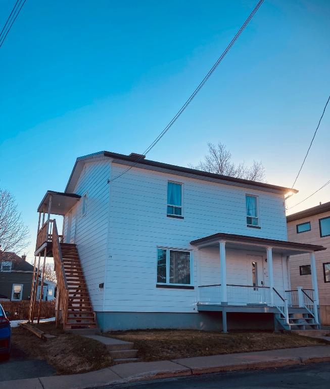 Semi-meublé 4 1/2 Vieux Lévis | 3276695