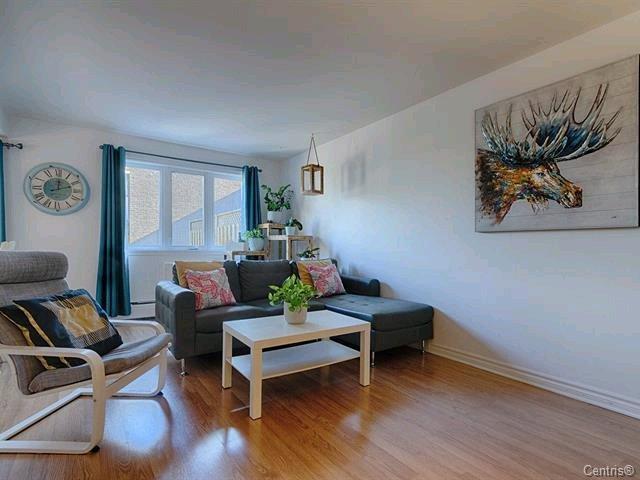Grand condo 3 chambres 1.5 sdb à louer | 3276849