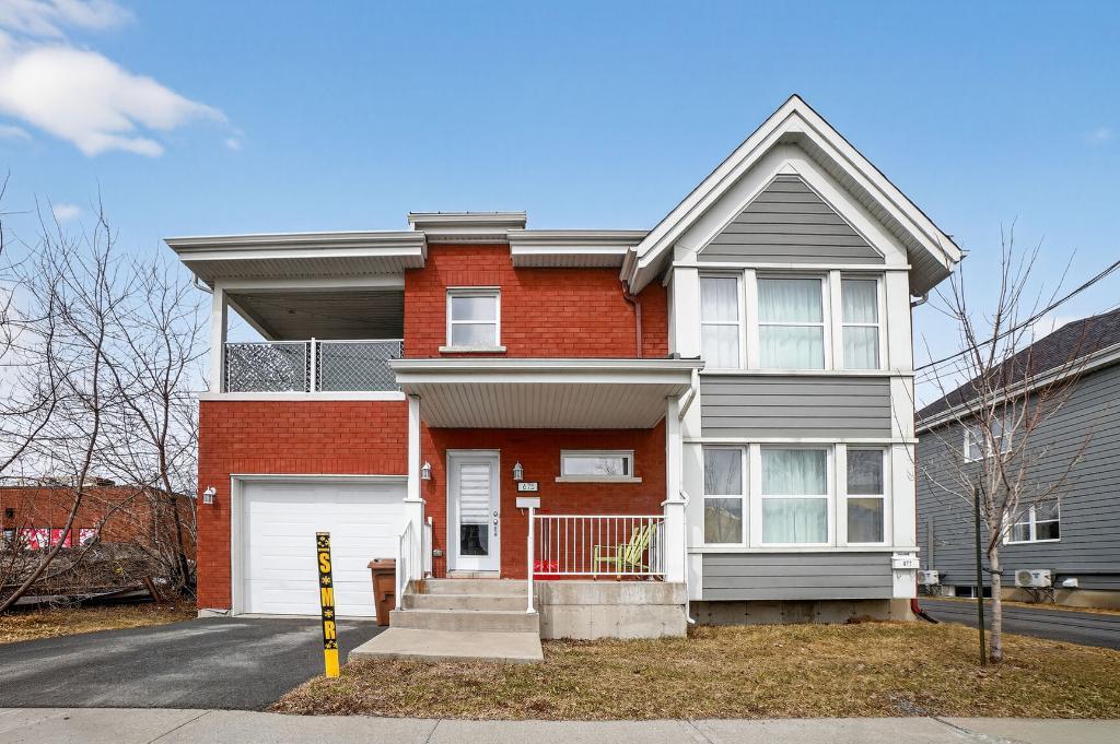 Très beau logement - 1 juillet 2026 (3 chambres & sous-sol), à proximité du bassin (fort) de Chambly | 3276860