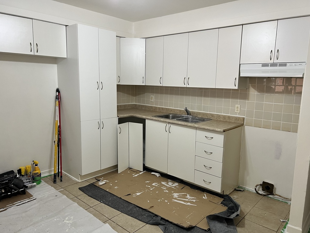 4 1/2 Sur Bellechasse, | 3281756