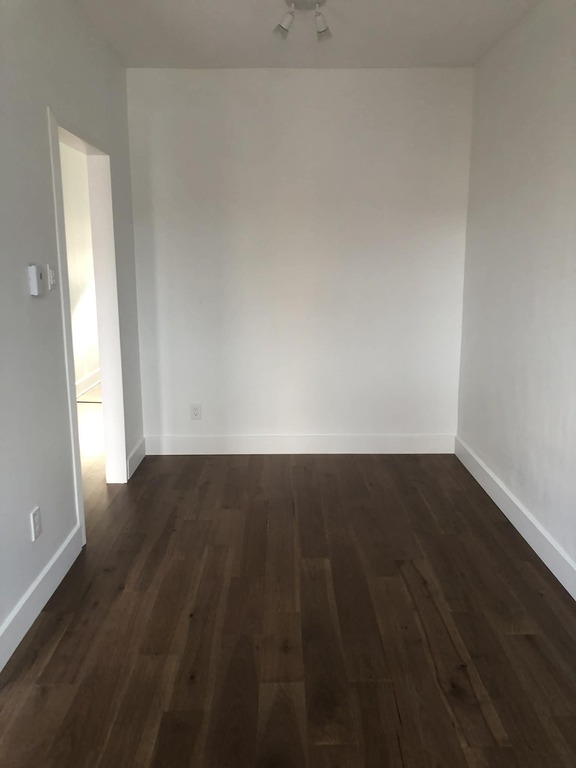 Grand 2 1/2 Très Ensoleillé / Semis-meub | 3265976