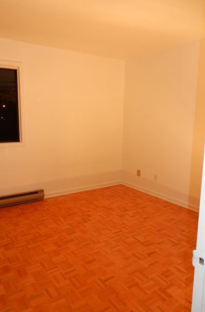 Très Beau 4 1/2, Triplex, Libre 1 Mai | 3265977
