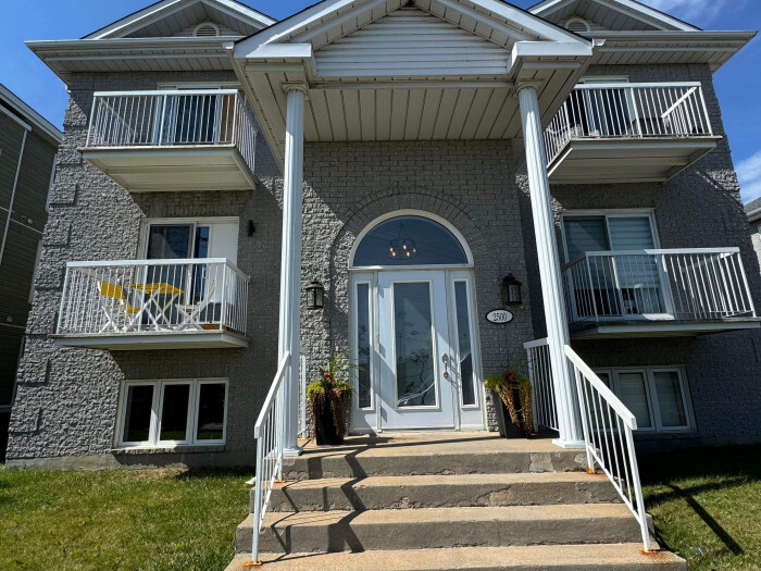Beau 4 1/2 à Louer à Vimont | 3267363