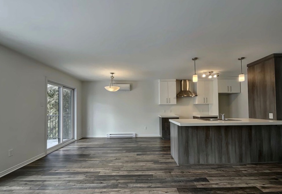 5 1/2 Premier Mois 50% De Rabais | 3291500