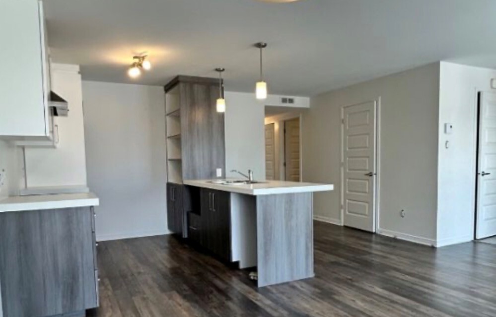 5 1/2 Premier Mois 50% De Rabais | 3291500
