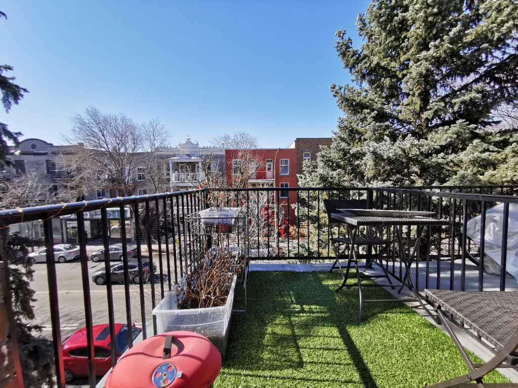 Grand 4 ½ lumineux sur Le Plateau – Disponible juillet – 4671 Avenue Papineau – 1 840$/mois (Entre Mont-Royal et St-Joseph) | 3277596