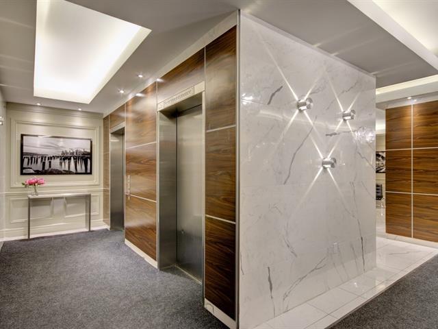Magnifique Penthouse 2 ch. meublé – Vue Montréal – Métro – Piscine – 1200 pi² | 3278774