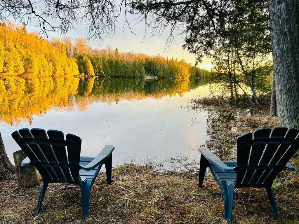 Chalet à louer /Cottage for rent:Échö du lac Sinclair: retraite et SPA/Sauna | 3284255