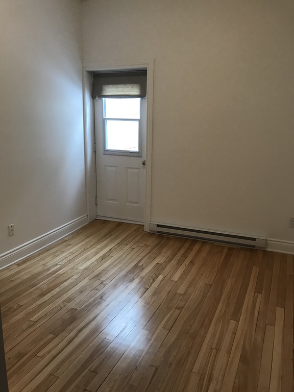 4 1/2 Centre-ville Immeuble Patrimonial | 3264392