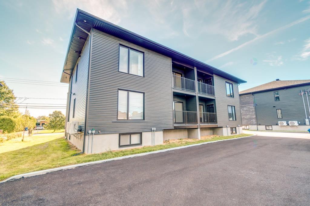 GRAND 5.5 Avec GARAGE PRIVÉ | 3269725