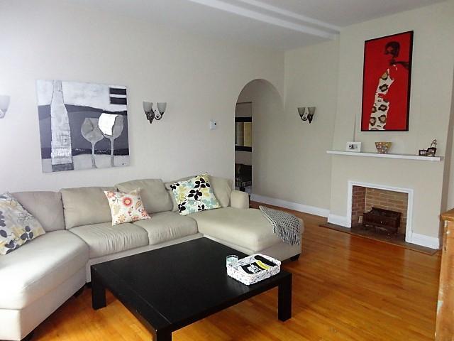 Appartement lumineux au dernier étage, 3 chambres, 5 1/2, rénove - Bright top floor, 3 bedroom 5 1/2, renovated, Snowdon metro - July 1 | 3279218