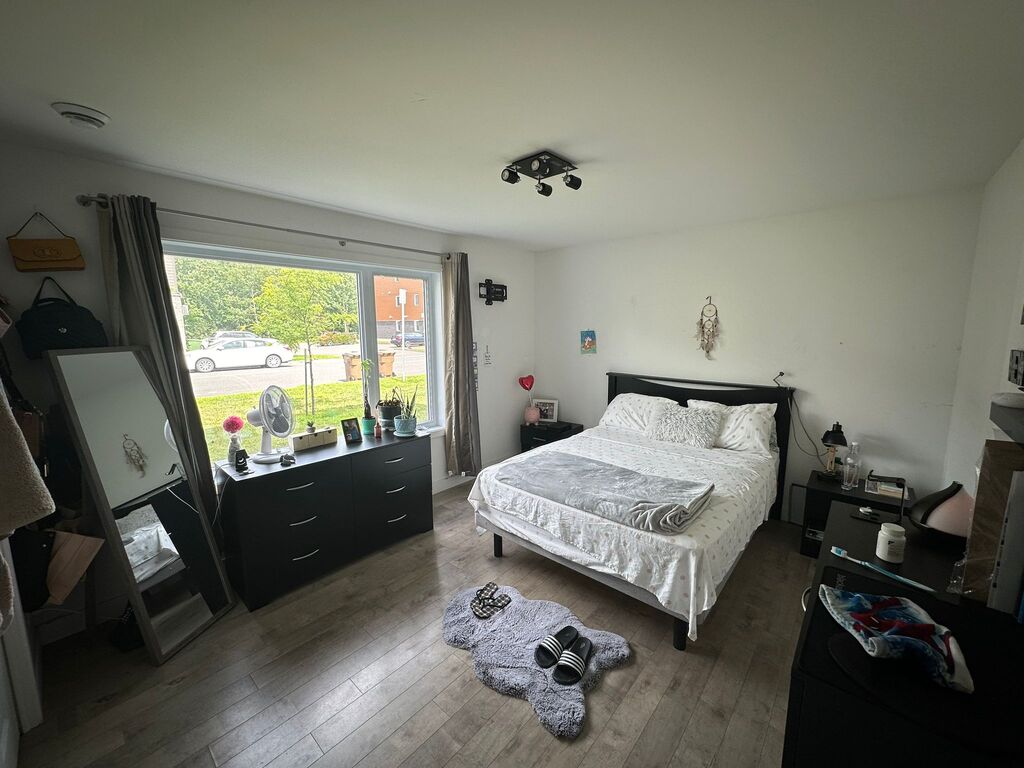Immeuble Presque Neuf | 3279649