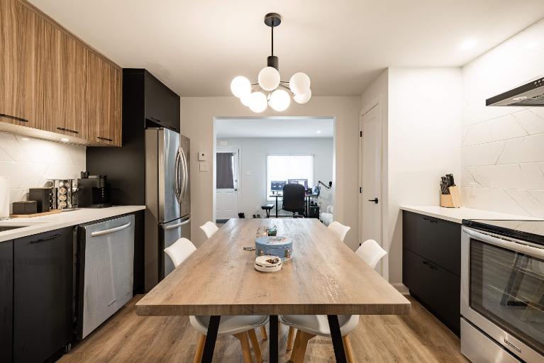 Rénové 100% avec terrasse privé et internet | 3279475