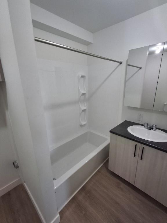 Logement 5 1/2 - 3e étage - refait à neuf - disponible immédiatement | 3280011