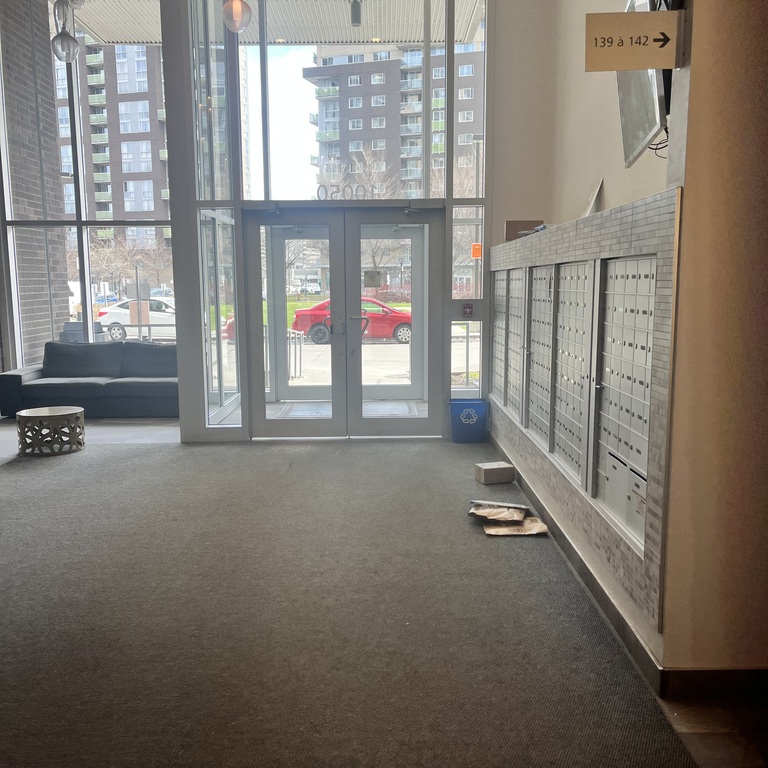 Jolie Studio De 420pc A Ahuntsic | 3265936