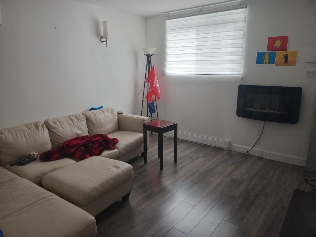 4 1/2 tout inclus, entièrement meublé à Stoneham - Libre le 1er juillet | 3281610