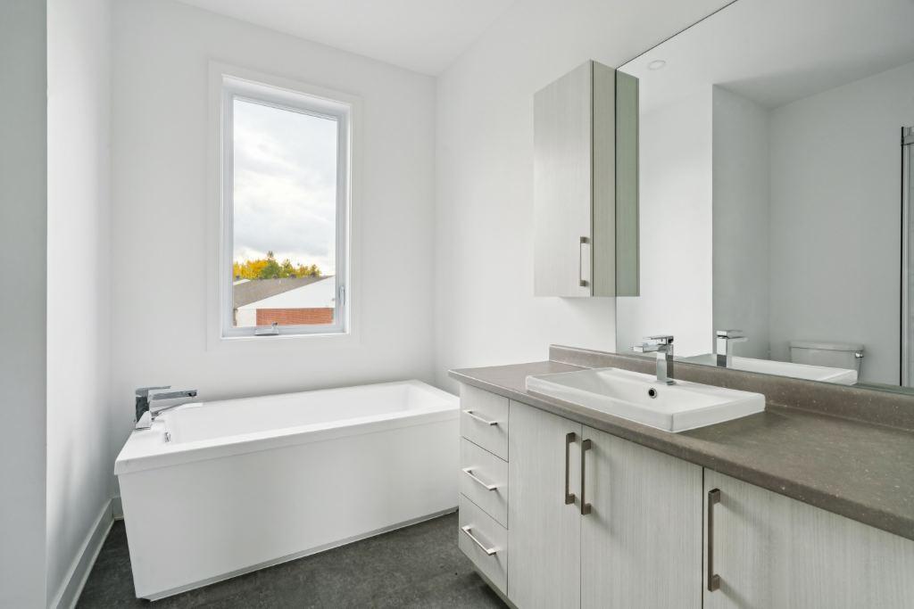 CONDO-STYLE MODERNE, LUMINEUX & INTERNET INCLUS À PRIX IMBATTABLE Disponible le 1er juillet 🔥 | 3280947
