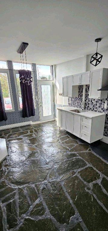 Logement 4 1/2 | 3279810