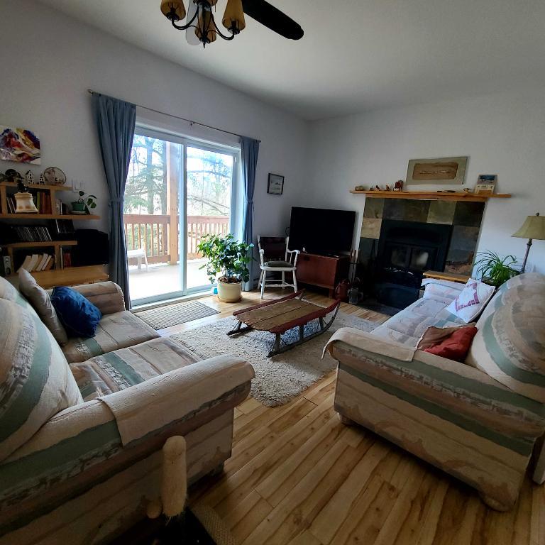 Appartement de rêve 4½, à louer à l’année 1500$/mois à Sutton | 3285366