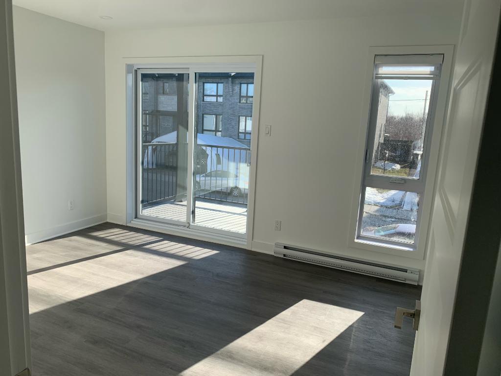 Grand 3 1/2 à Laval - Duvernay | 3284027