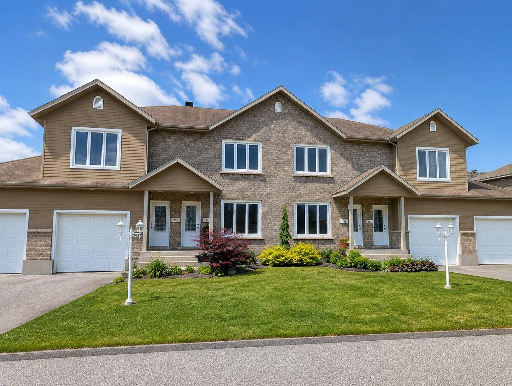 Grand condo lumineux 1300 pi² + garage et remise | Secteur paisible recherché | Disponible 1er juin | 3283614