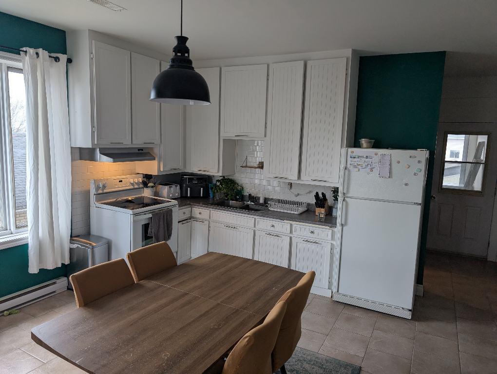 6-1/2 A SHAWINIGAN RUE LAVERGNE, CONTACTER- NOUS AU 514-377-7407 | 3276702