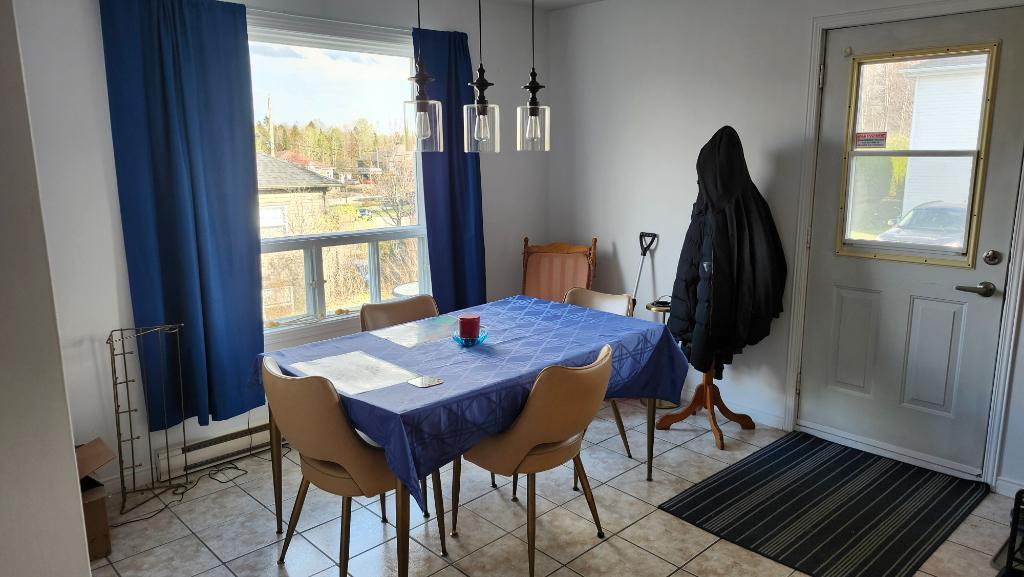 Appartement de 3 chambres sur 2 étages avec garage double | 3278112