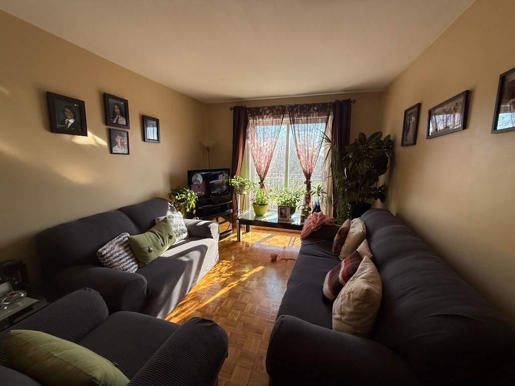 41/2 a Laval dispo 1 Juillet 2026 stationnement, Thermopompe | 3278113