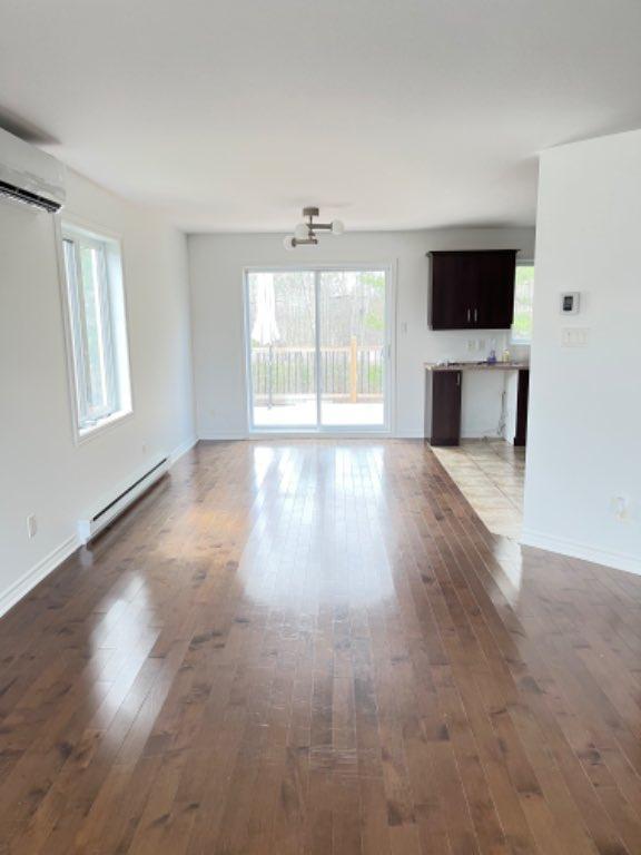 Haut de maison 5 1/2 spacieux | 3276545