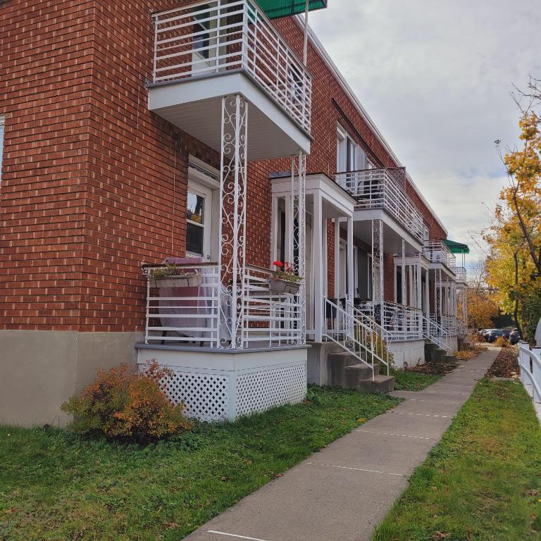 3 1/2 Vieux-Longueuil RÉNOVÉ | 3278733