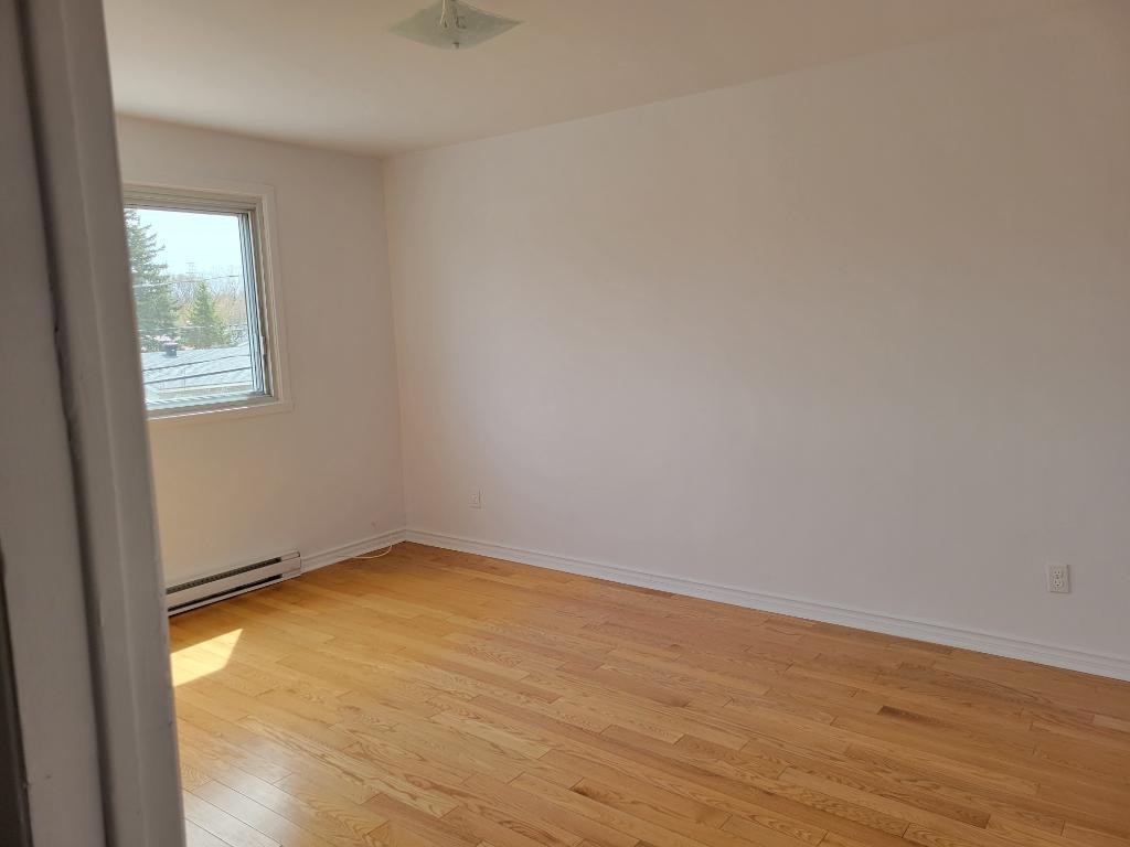 SUPERBE 5 1/2 ensoleillé | 3278745