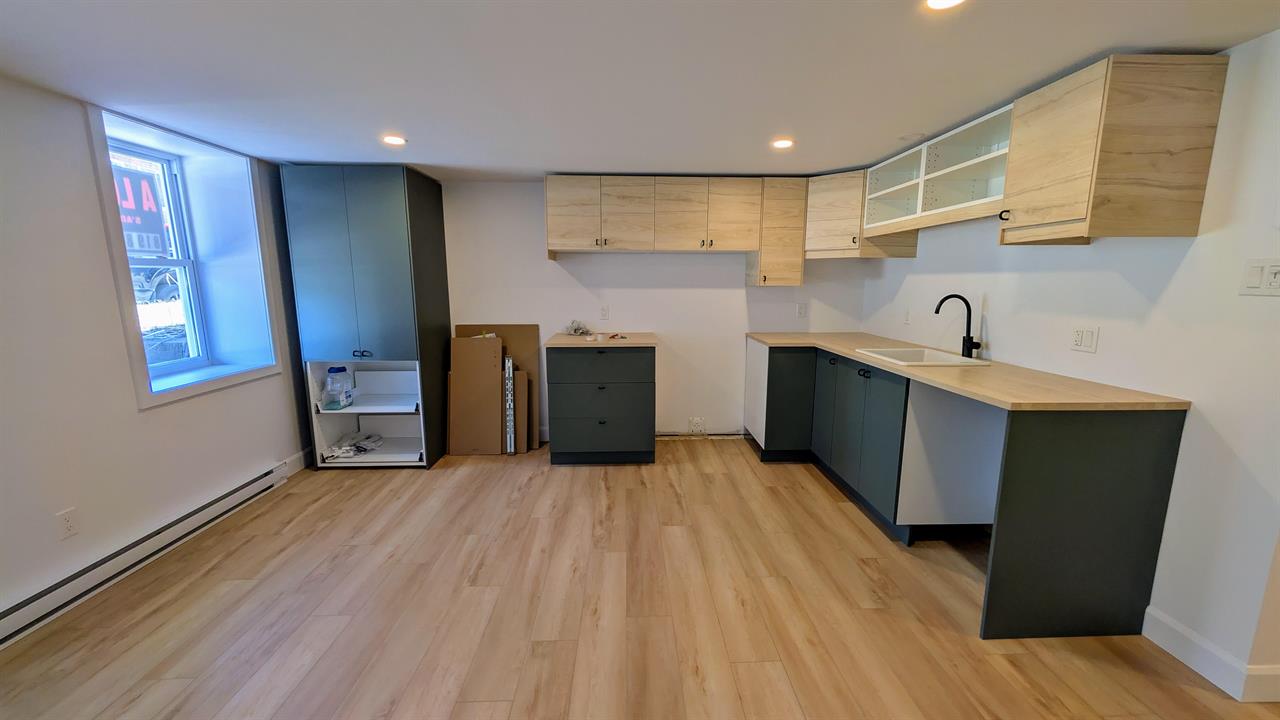 Immeuble - 448-456 Principale Nord Richmond 3 Et Demi Refait à Neuf - Richmond | 3263531