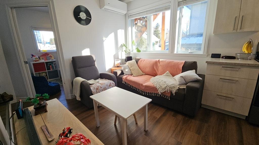 41/2 TRÈS GRAND PATIO ENSOLEILLÉ | 3280075