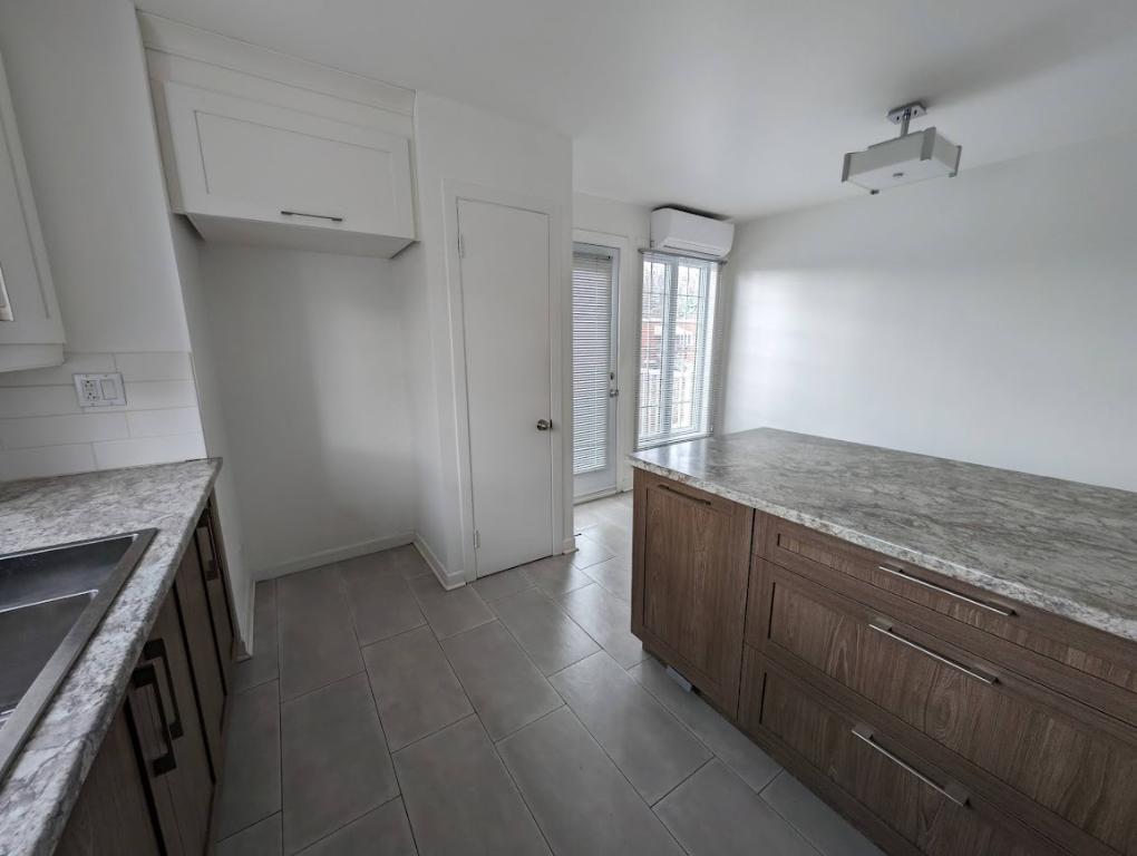 Grand 3 chambres à 2 pas de l'hôpital Maisonneuve Rosemont | 3280117