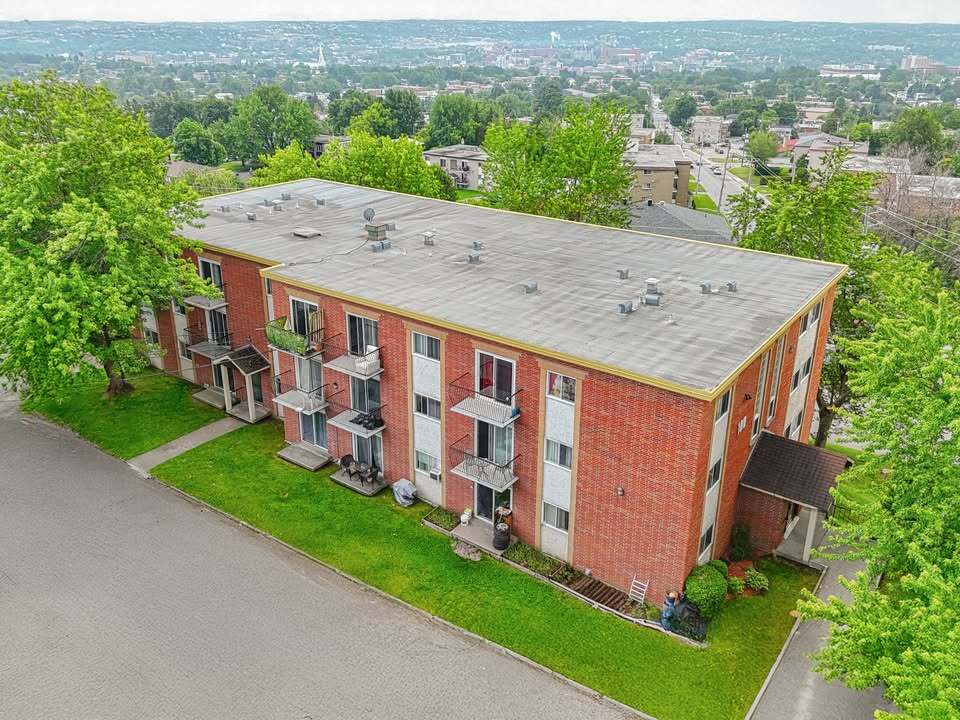 GRAND 3½ | CHAUFFAGE-EAU CHAUDE|RÉNOVÉ | 3273181