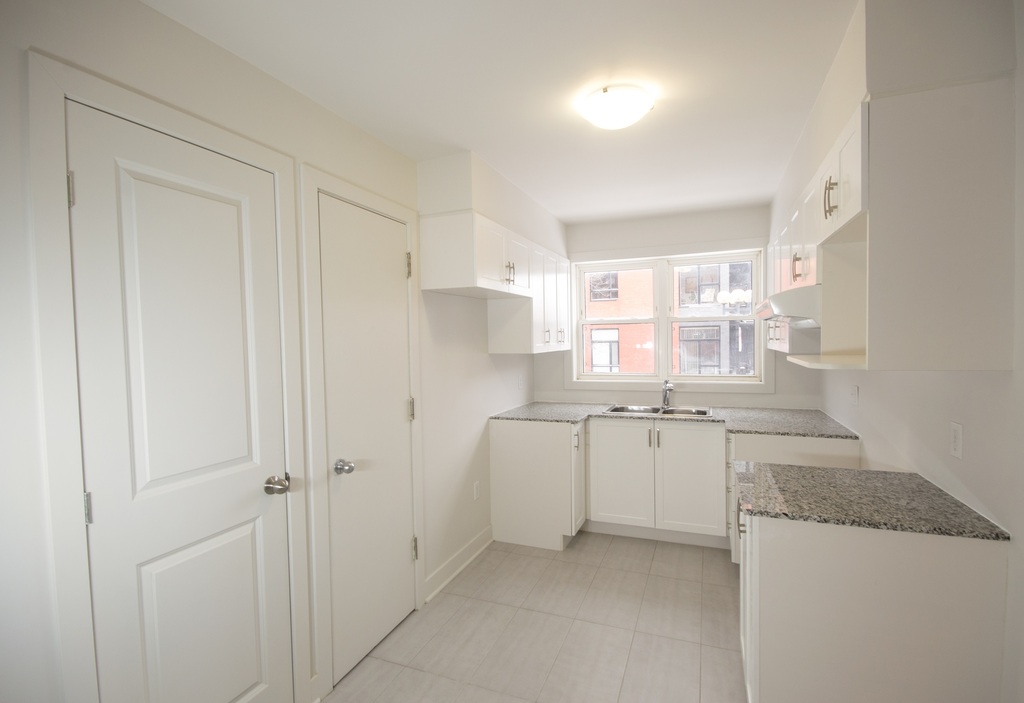 Lumineux, Spacieux 3 ½ Rue Masson App : | 3264904