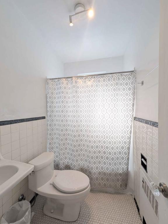 Grand 4 1/2 a louer Rue Van Horne JUIN Chauffage et eau chaude inclus | 3284379