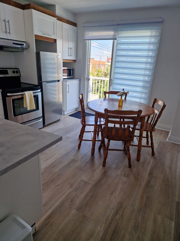Rosemont - Superbe 3 1/2 Meublé | 3273534