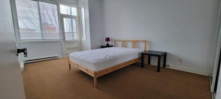 OPPORTUNITÉ RARE | CONDO RÉNOVÉ CENTRE-VILLE – EMPLACEMENT AAA | 3283249